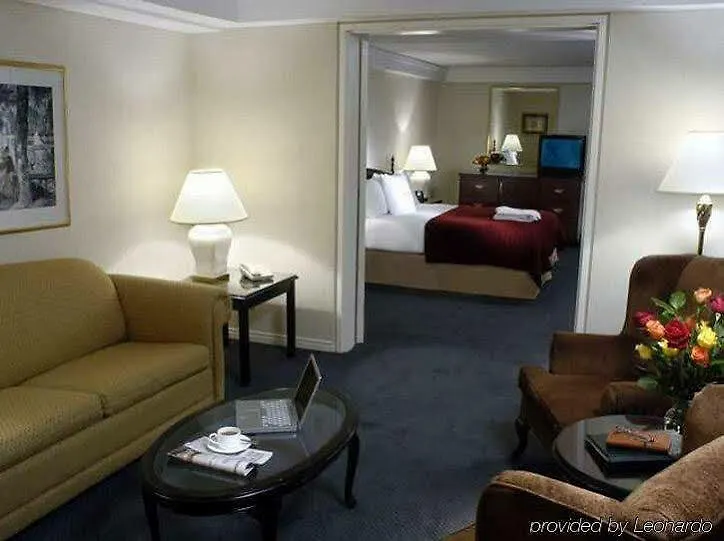 Delta Hotels By Marriott Toronto Airport & Conference Centre 4*,